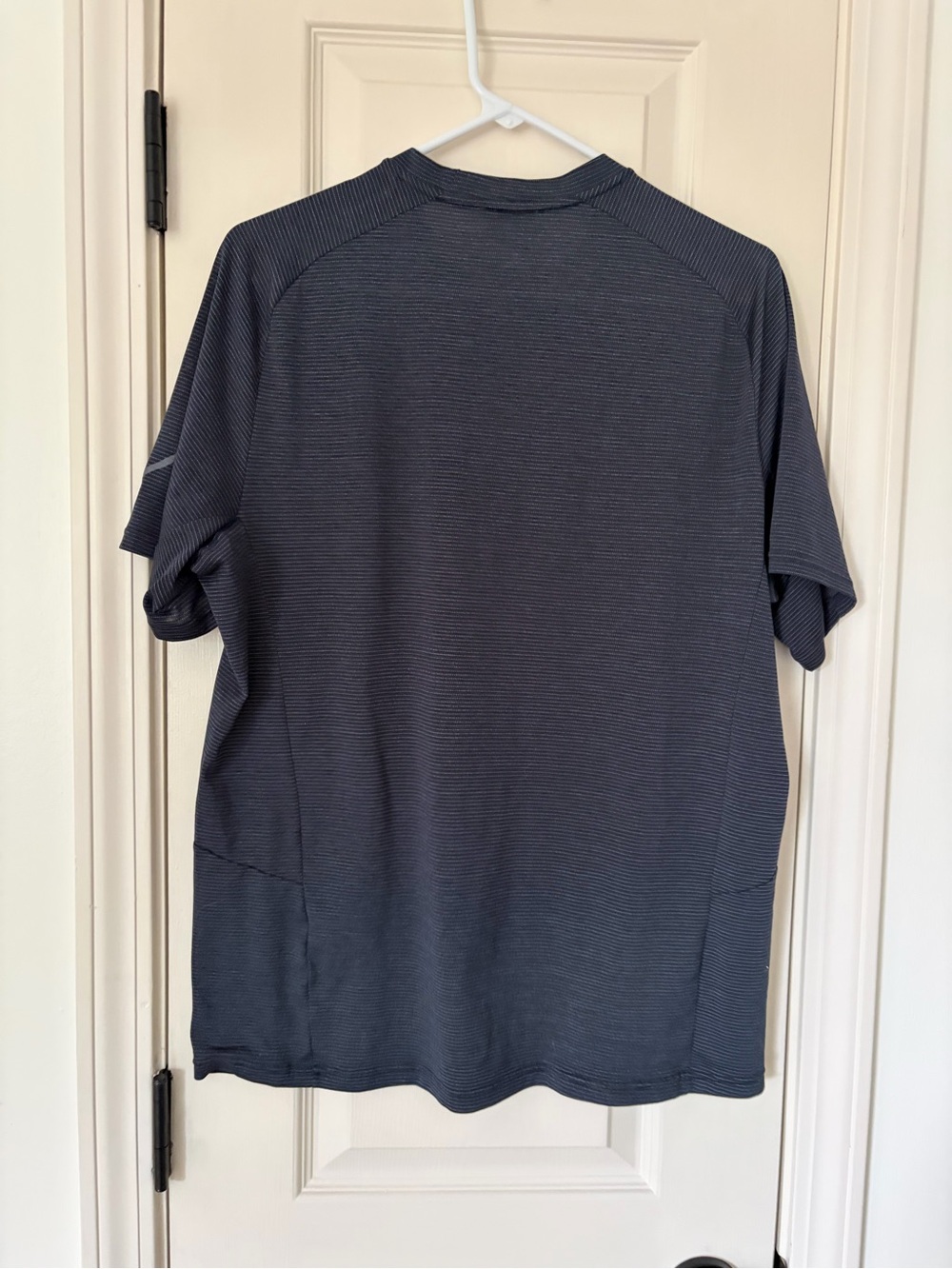 GAP Men’s hill city navy performance tee size large - Picture 8 of 8